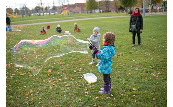 Baguettes à bulles géantes et solution pour enfants, jeux d'extérieur et  cadeaux-surprises, 3 ans et plus, paq. 5