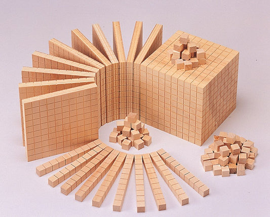 Ensemble base 10 en bois naturel