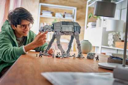 LEGO Star Wars - 75454 - Le TB-TT des Vestiges de l’Empire avec INT-4
