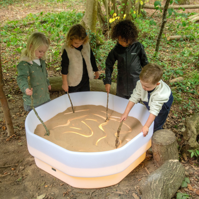 Table de découvertes sensorielles robuste
