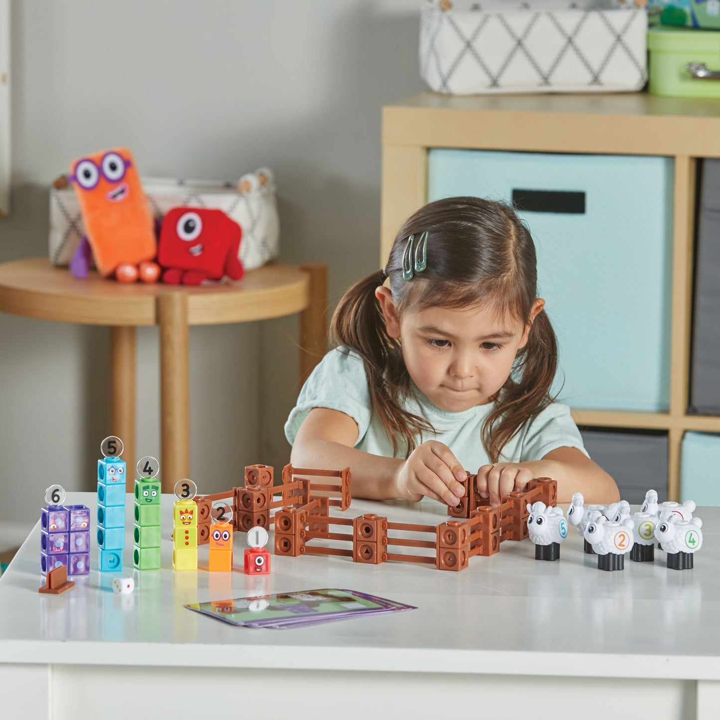 NUMBERBLOCKS MATHLINK CUBES SHEEP FARM ACTIVITY SET
Numberblocks - Mathlink cubes sheep farm activity set
