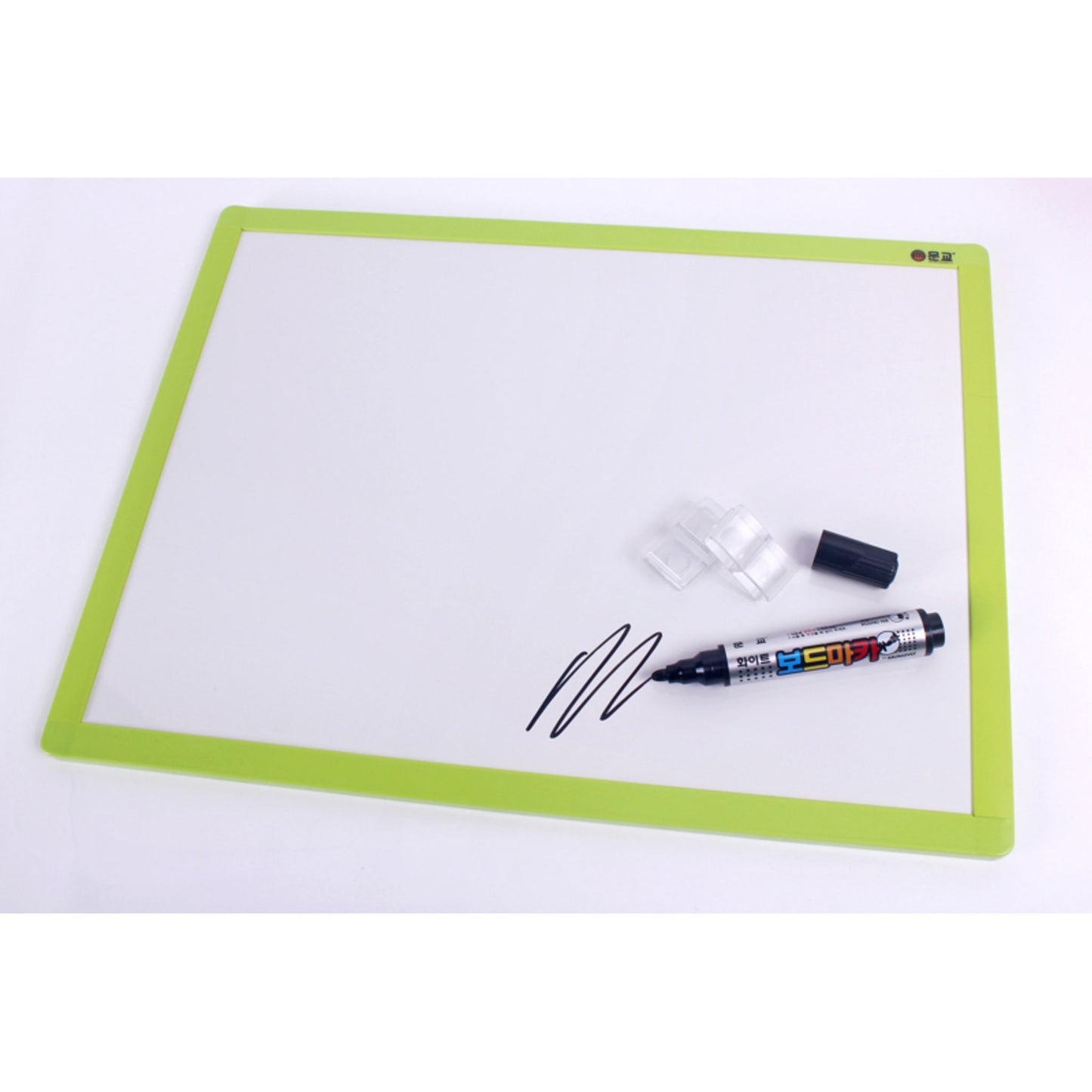 Tableau blanc magnétique à relier