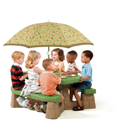 Table de pique-nique avec parasol
