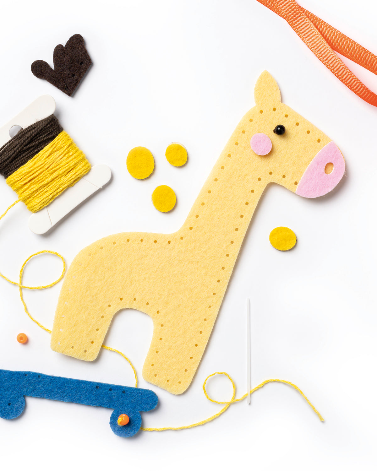 Mini Felt Sewing Kit – Giraffe